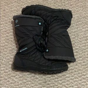 Girls Columbia black snow boots